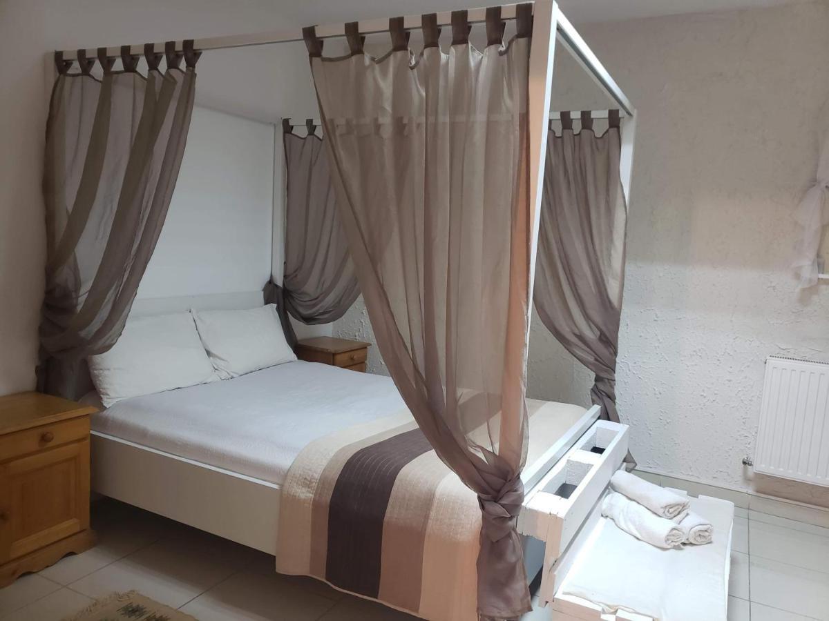 Aqua Apartman Satu Mare Exteriér fotografie