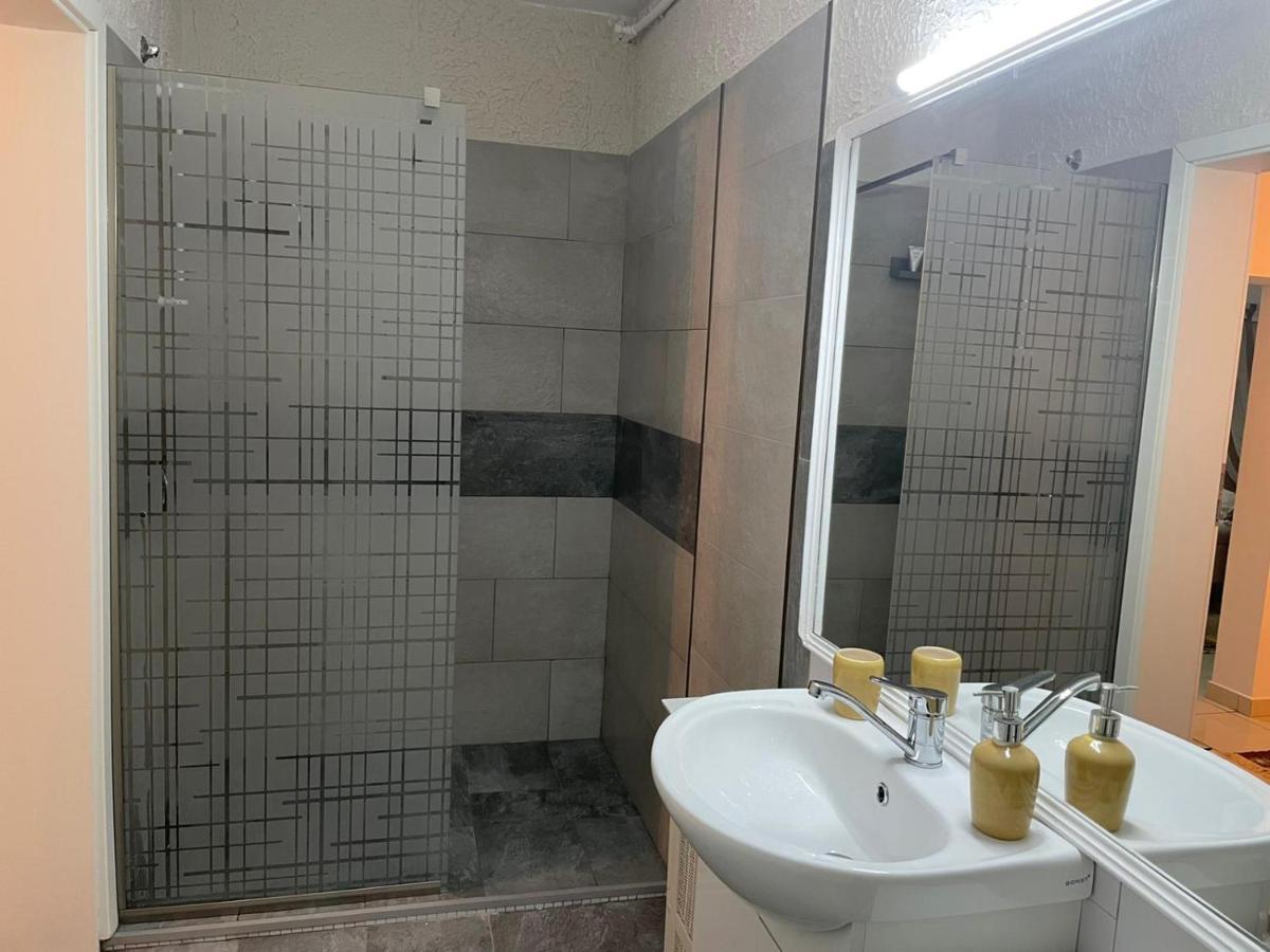 Aqua Apartman Satu Mare Exteriér fotografie