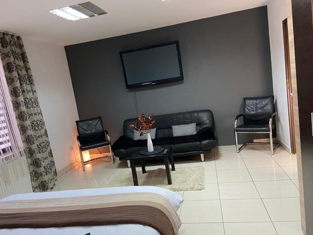 Aqua Apartman Satu Mare Exteriér fotografie